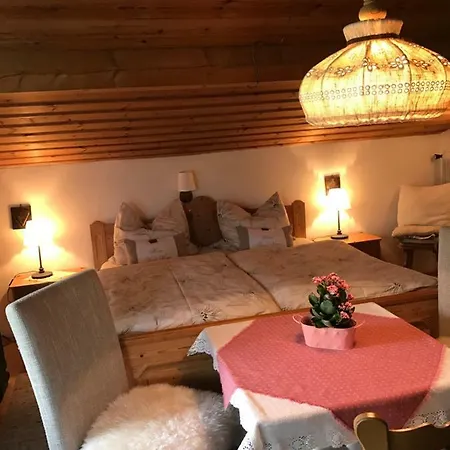 住宿加早餐酒店 Gastezimmer Hanottenlehen