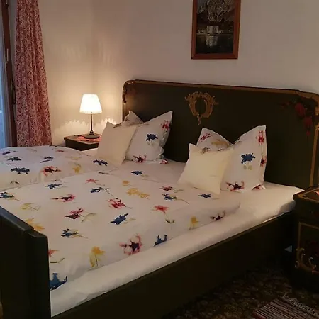 Gastezimmer Hanottenlehen Bed & Breakfast *