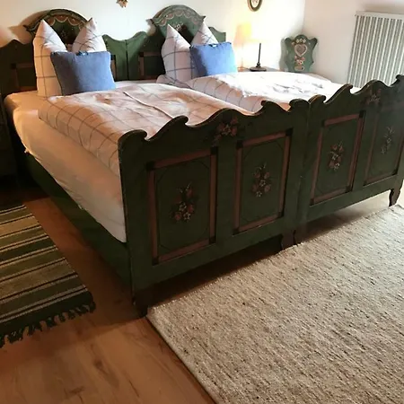 Gastezimmer Hanottenlehen Bed & Breakfast