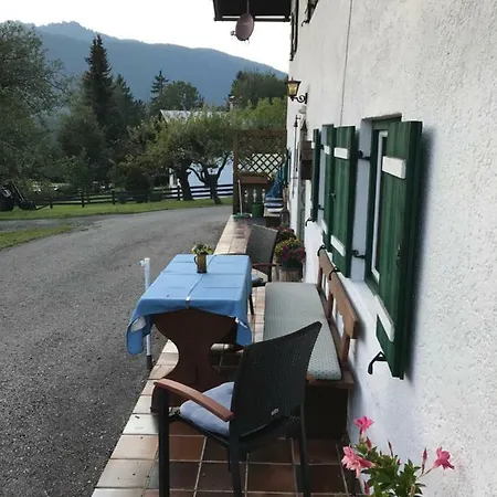 Gastezimmer Hanottenlehen Bed & Breakfast